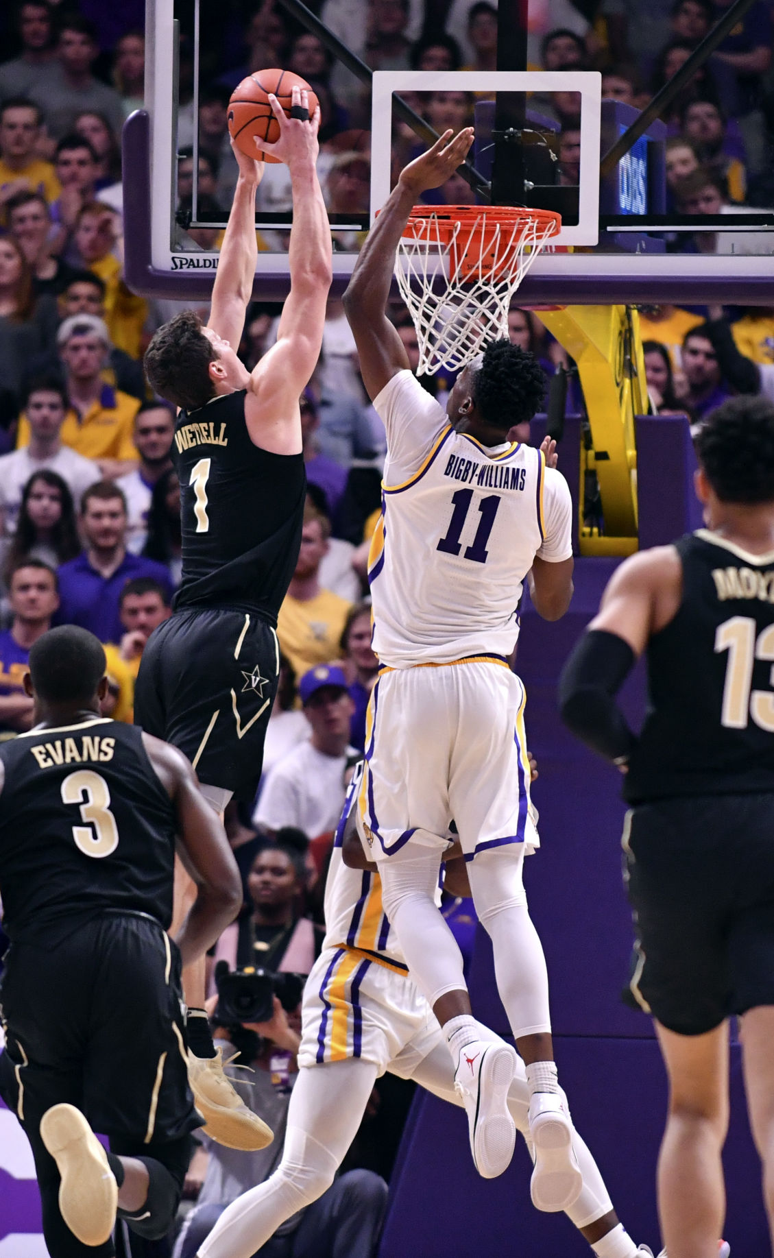 lsuvanderbiltbasketball.031019 HS 1540.JPG